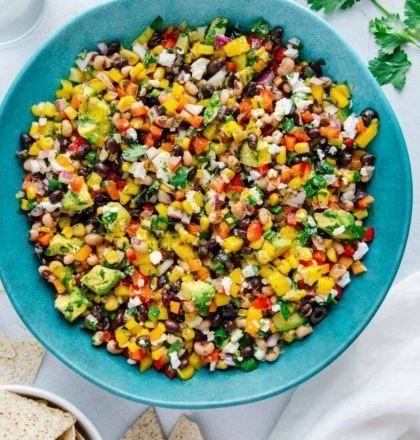 Texas Cowboy Caviar in a blue bowl